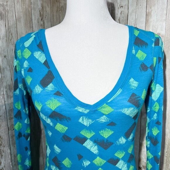 Women's Lilu Graphic Long Sleeve Tee | Teal | Size Small | V-Neck Top | Cotton - Picture 5 of 10